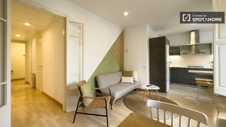 Sala de estar de Piso para compartir en Barcelona con Aire acondicionado, Calefacción y Amueblado