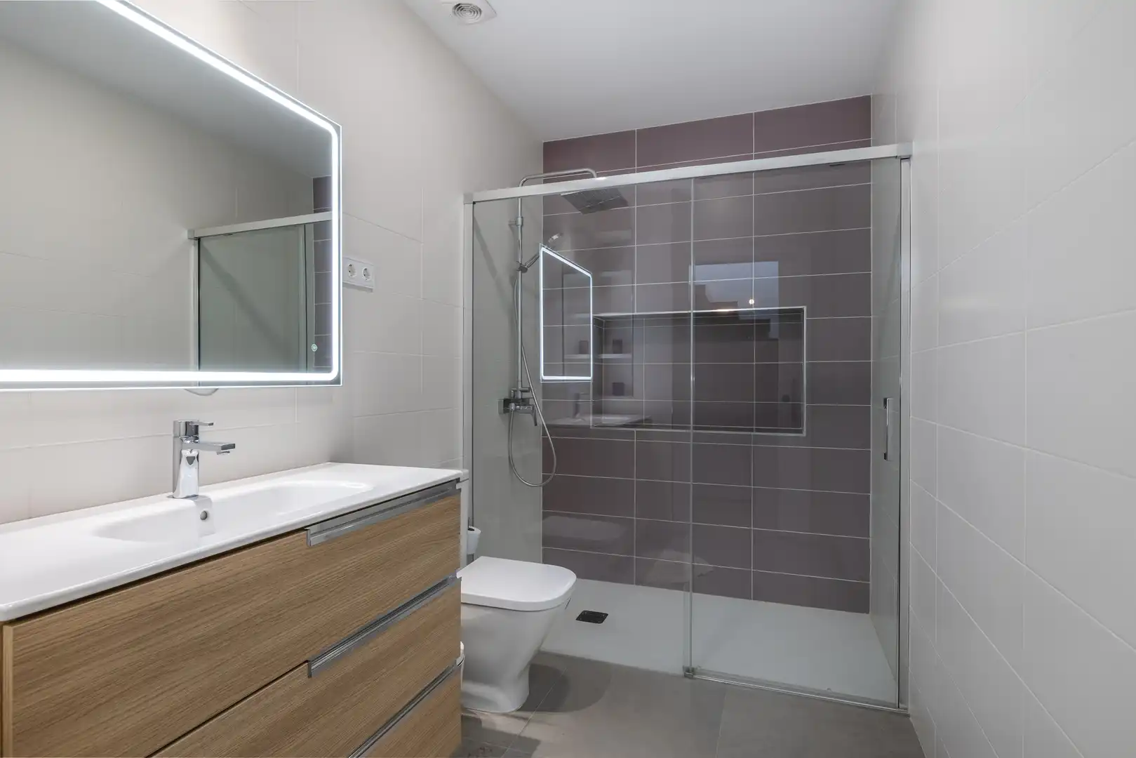 Bathroom of Houses for sale in Las Palmas de Gran Canaria  with Parquet flooring, Terrace and Furnished