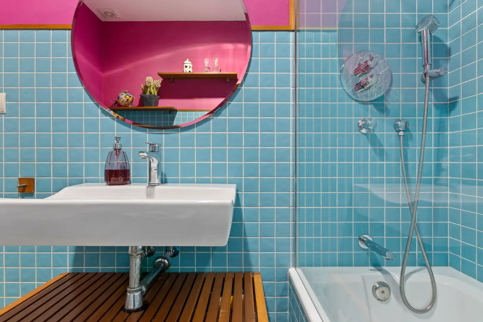 Bathroom of Houses for sale in Fuengirola  with Air Conditioner, Private garden and Swimming Pool