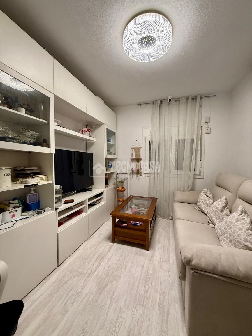 Sala d'estar de Pis en venda en  Madrid Capital