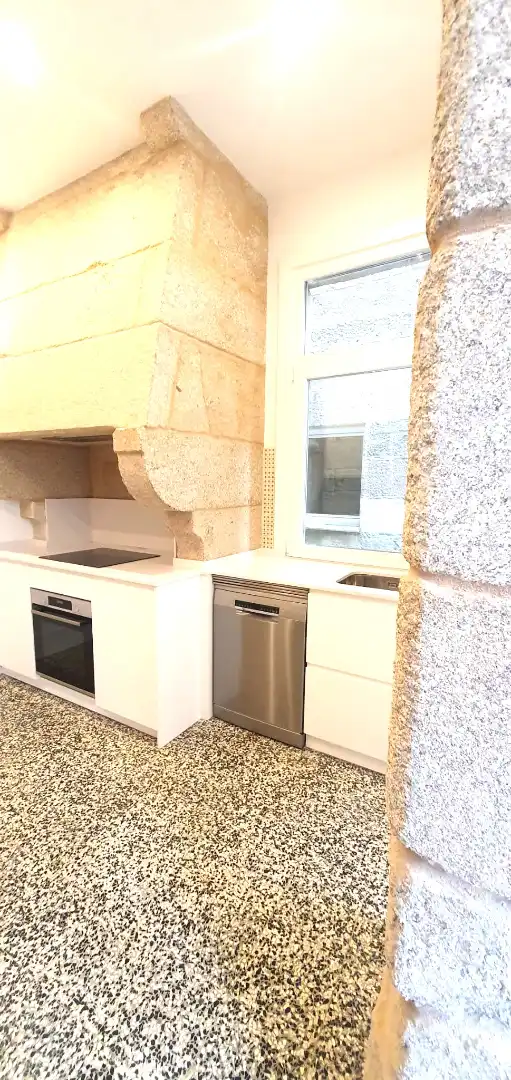 Cocina de Piso de alquiler en Vigo  con Calefacción, Parquet y Horno