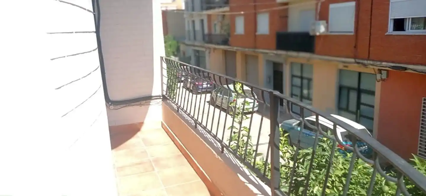Habitació a calle de Ramon Villarroya, Moncada