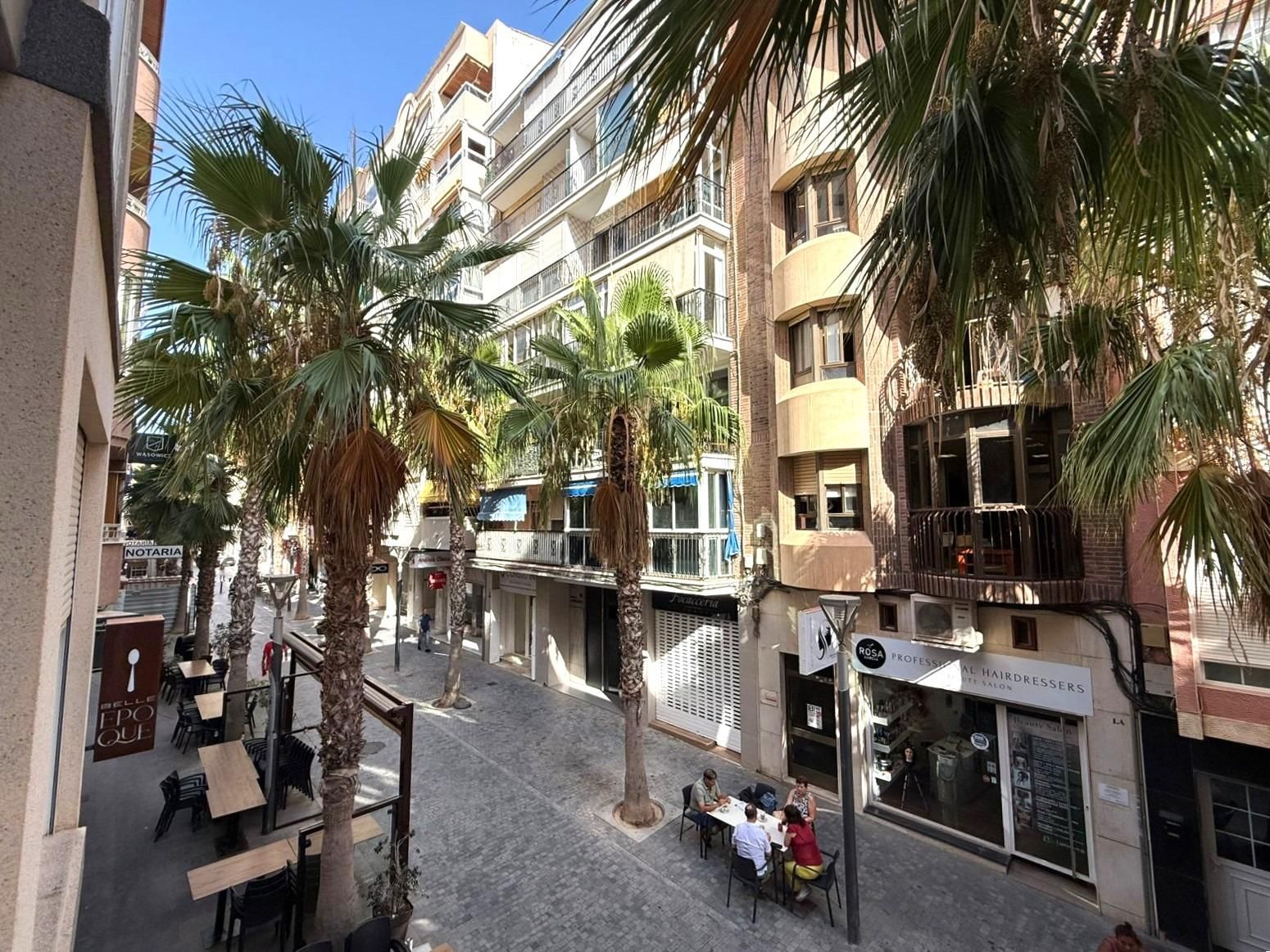 Vista exterior de Apartamento en venta en Torrevieja con Terraza y Balcón