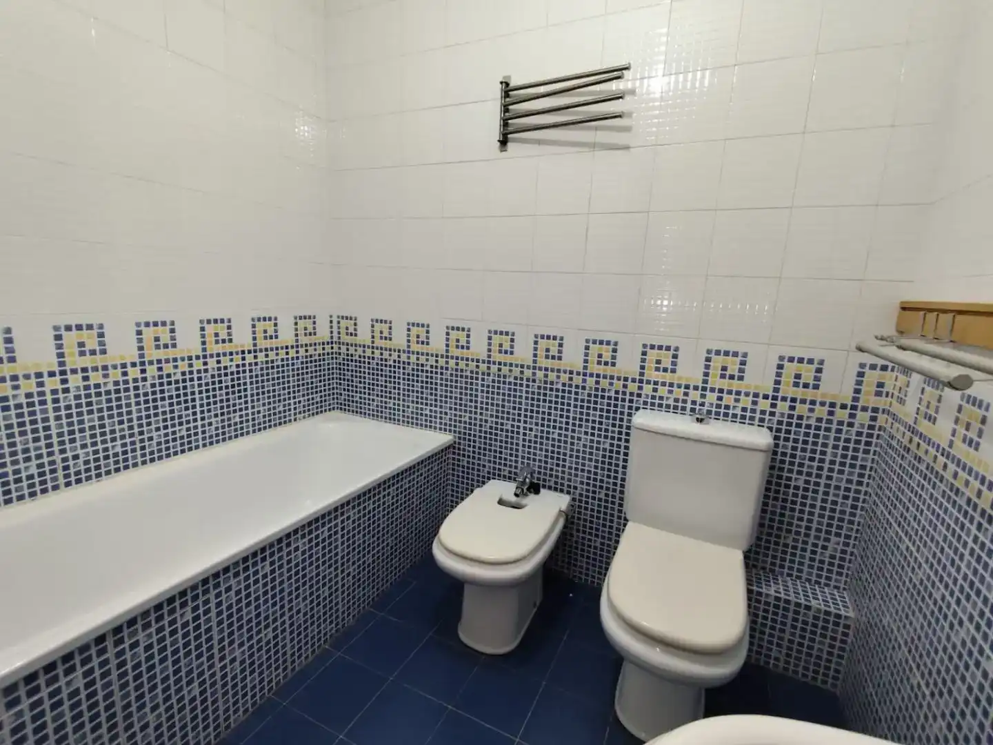 Baño de Casa o chalet en venta en Ávila con Jardín privado, Parquet y Balcón