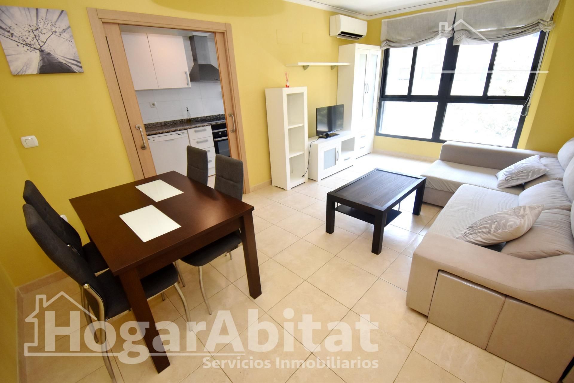 Living room of Flat for sale in Castellón de la Plana / Castelló de la Plana  with Air Conditioner, Heating and Storage room