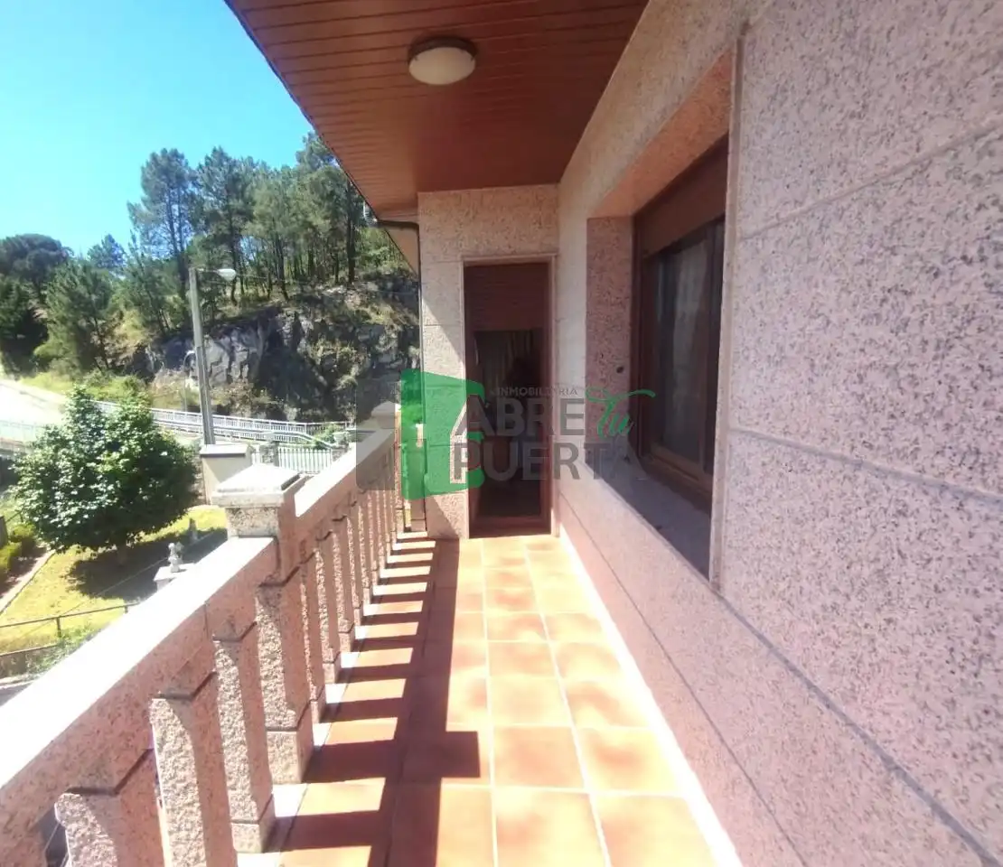 Exterior view of Houses for sale in Ourense Capital   with Heating, Private garden and Terrace