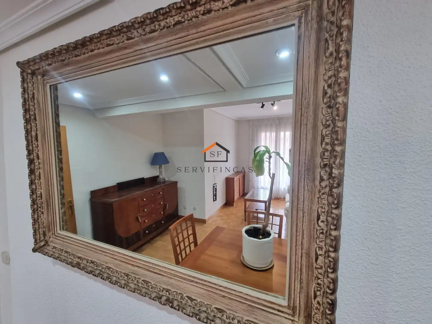 Living room of Flat for rent in Madrid  with Air Conditioner, Heating and Parquet flooring