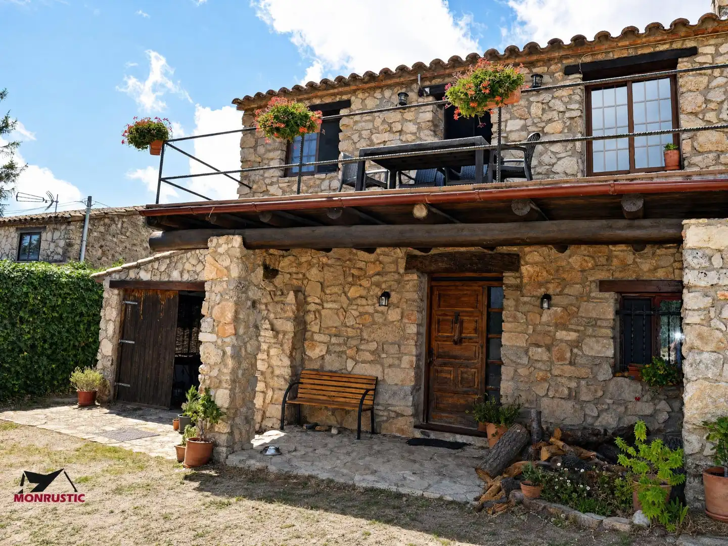 Exterior view of Houses for sale in Montblanc  with Air Conditioner, Private garden and Terrace