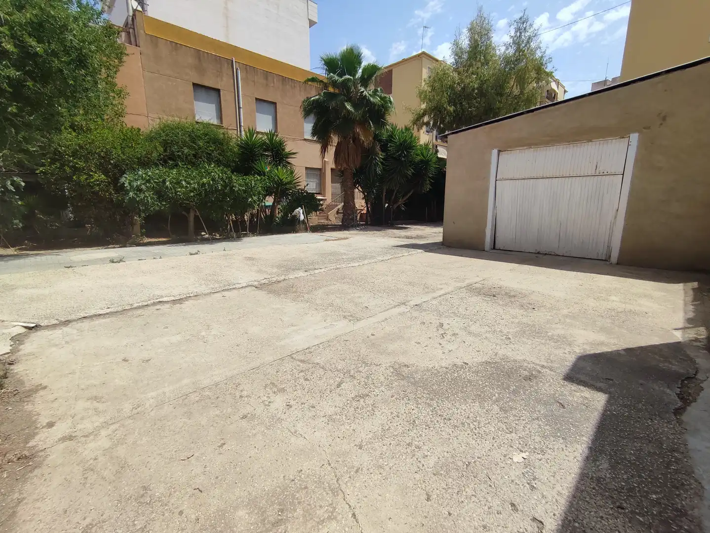 Aparcament de Casa o xalet en venda en Petrer amb Jardí privat, Terrassa i Traster
