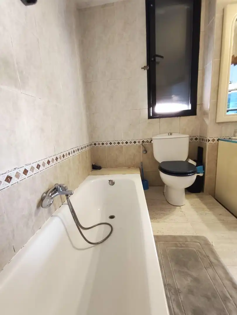 Bany de Casa adosada en venda en Torrent amb Aire condicionat, Jardí privat i Terrassa