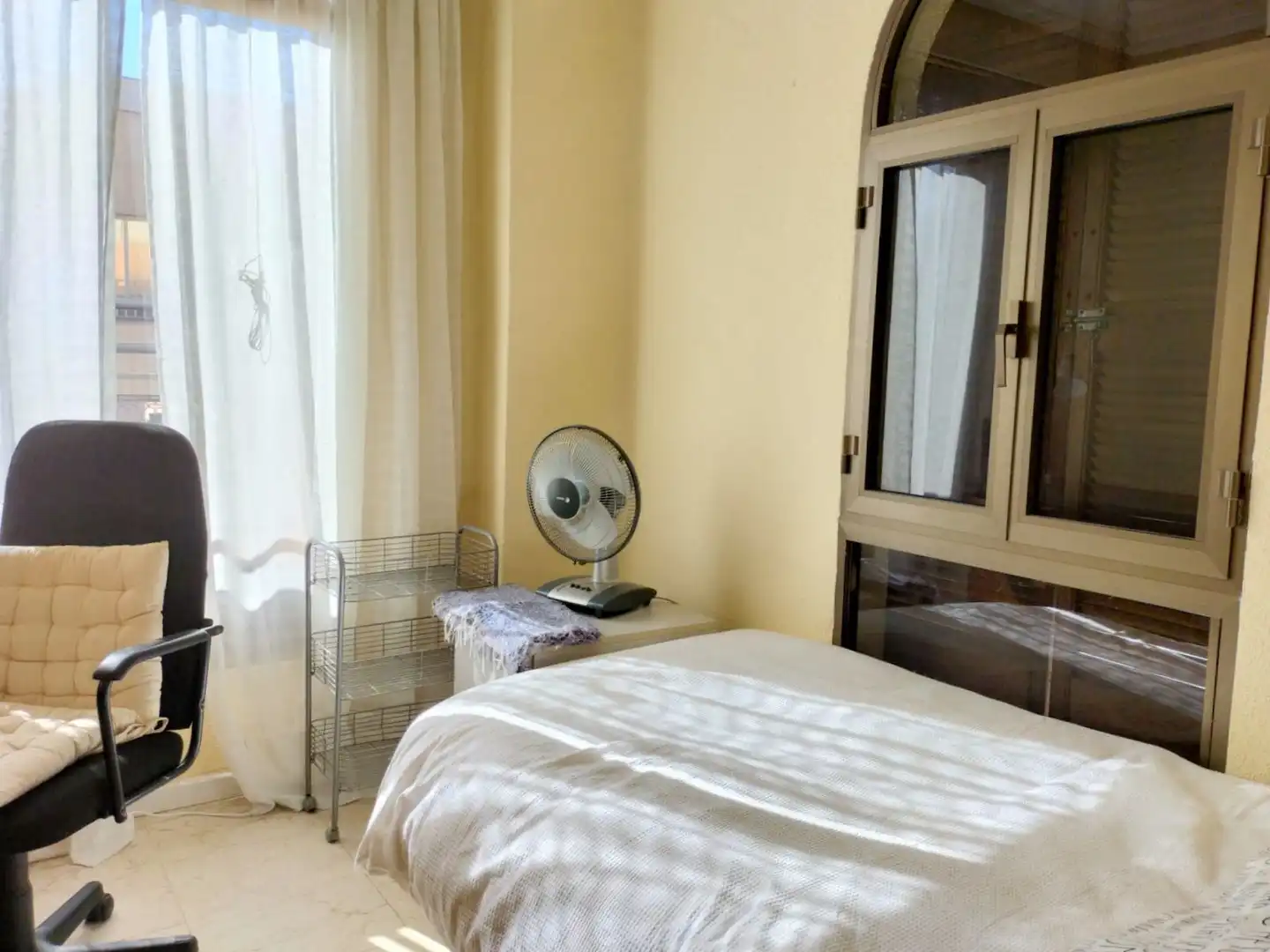 Dormitori de Àtic de lloguer en Madrid amb Calefacció, Parquet i Terrassa