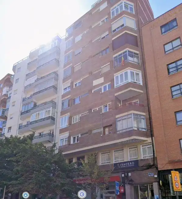 Vista exterior de Oficina de alquiler en Valladolid con Calefacción