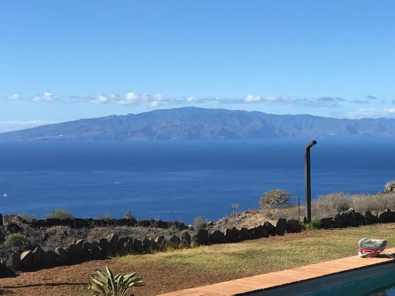 Vista exterior de Casa o chalet en venta en Guía de Isora con Jardín privado, Terraza y Piscina