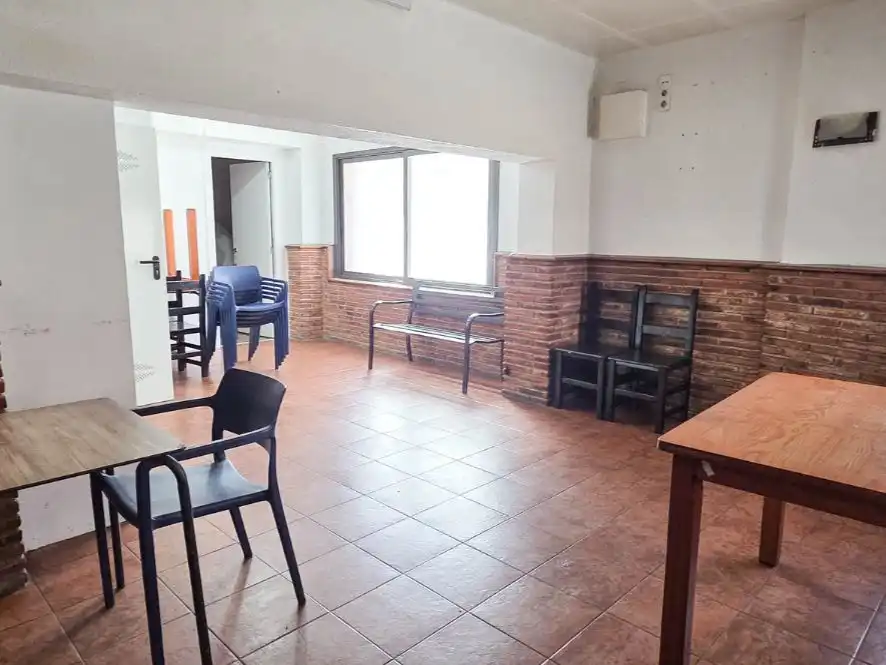 Commercial properties for sale in Barcelona  with Air Conditioner and Heating
