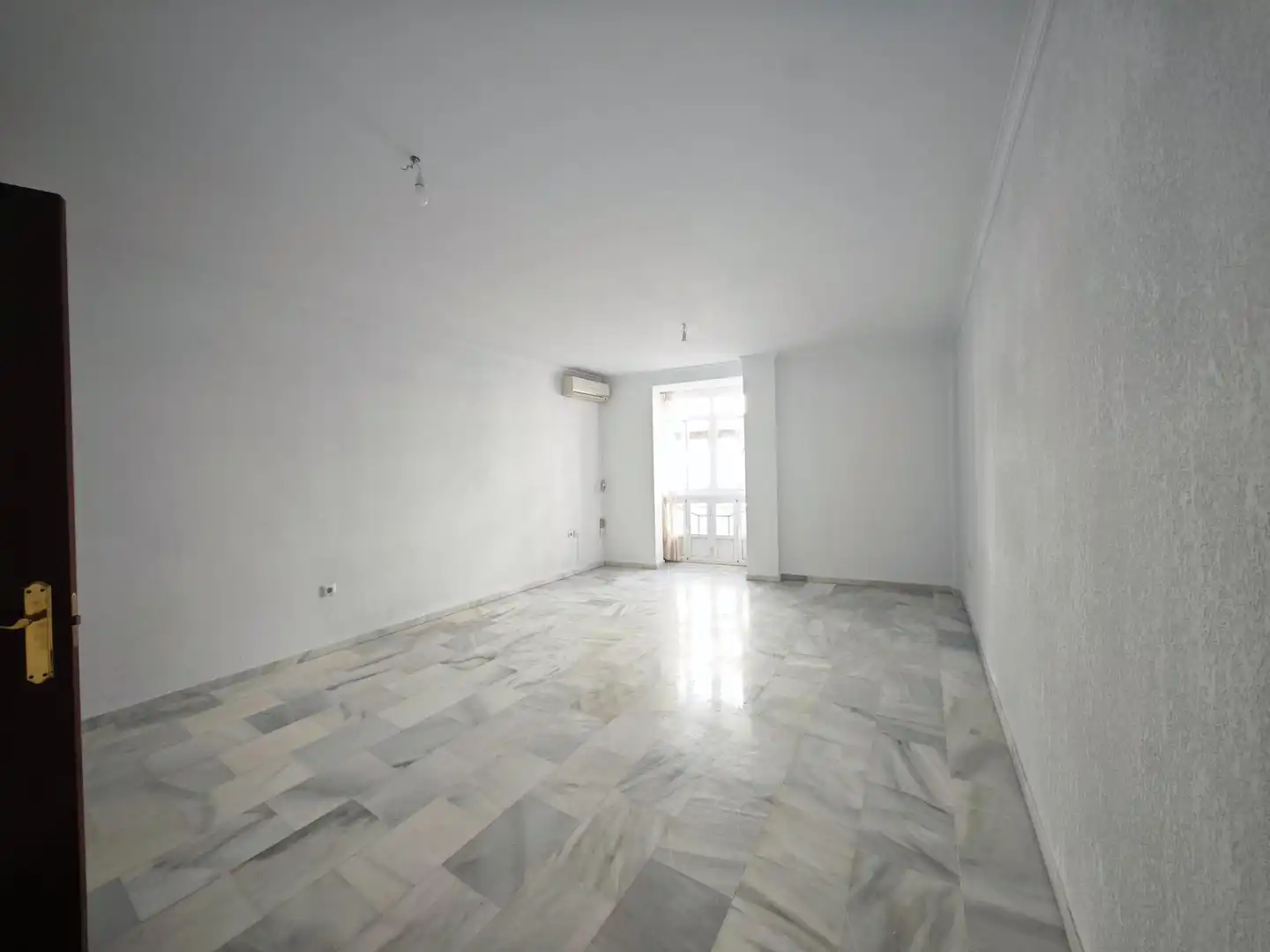 Habitación de Piso en venta en Chiclana de la Frontera con Aire acondicionado y Balcón