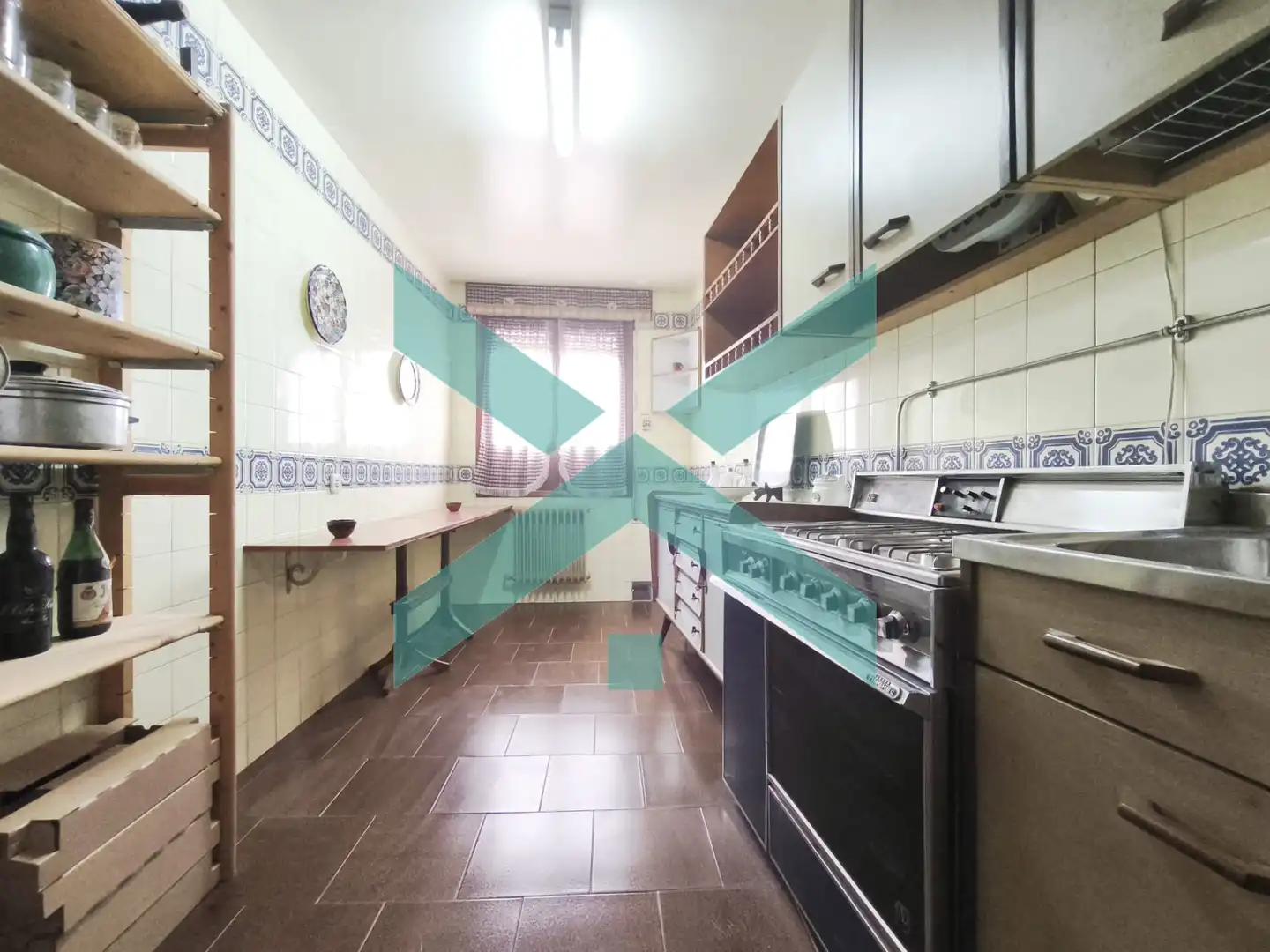 Cocina de Piso en venta en Lillo con Calefacción, Terraza y Amueblado