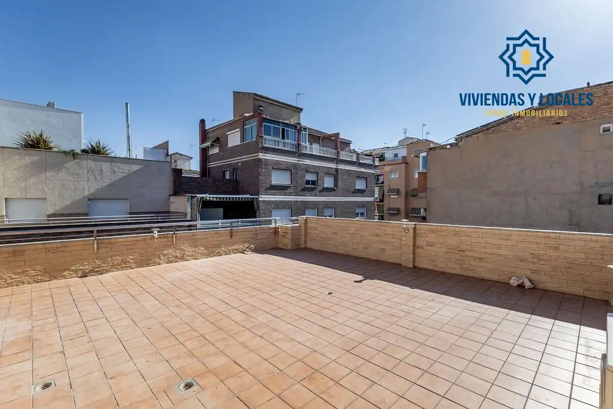 Exterior view of Duplexes for sale in Granada  with Air Conditioner, Heating and Terrace