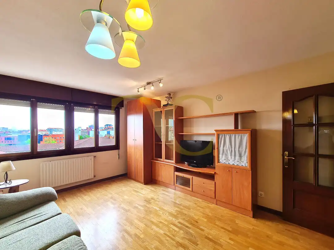 Sala d'estar de Pis en venda en Gijón  amb Calefacció, Terrassa i Moblat