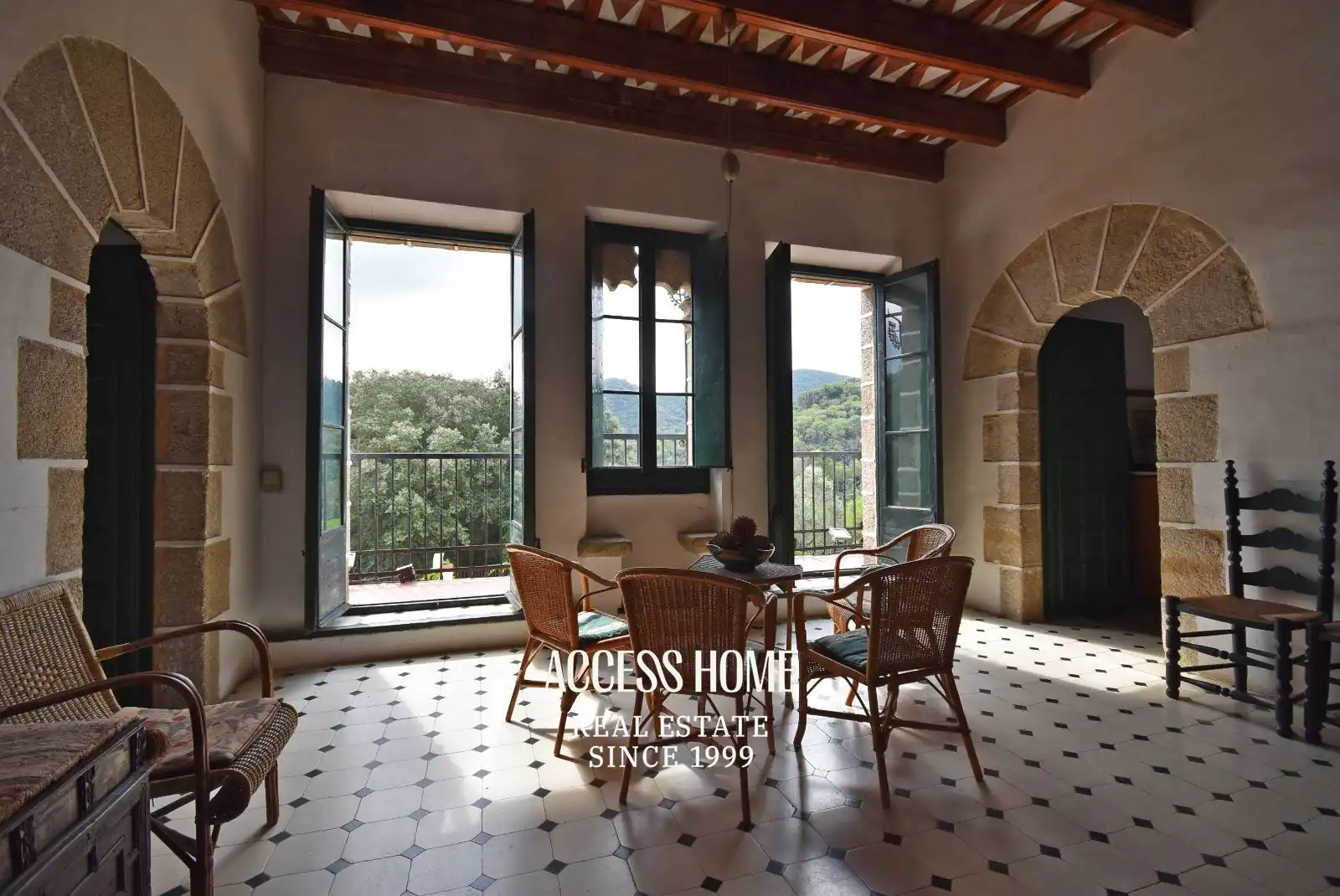Außenansicht von Country house zum Verkauf in Argentona mit Heizung