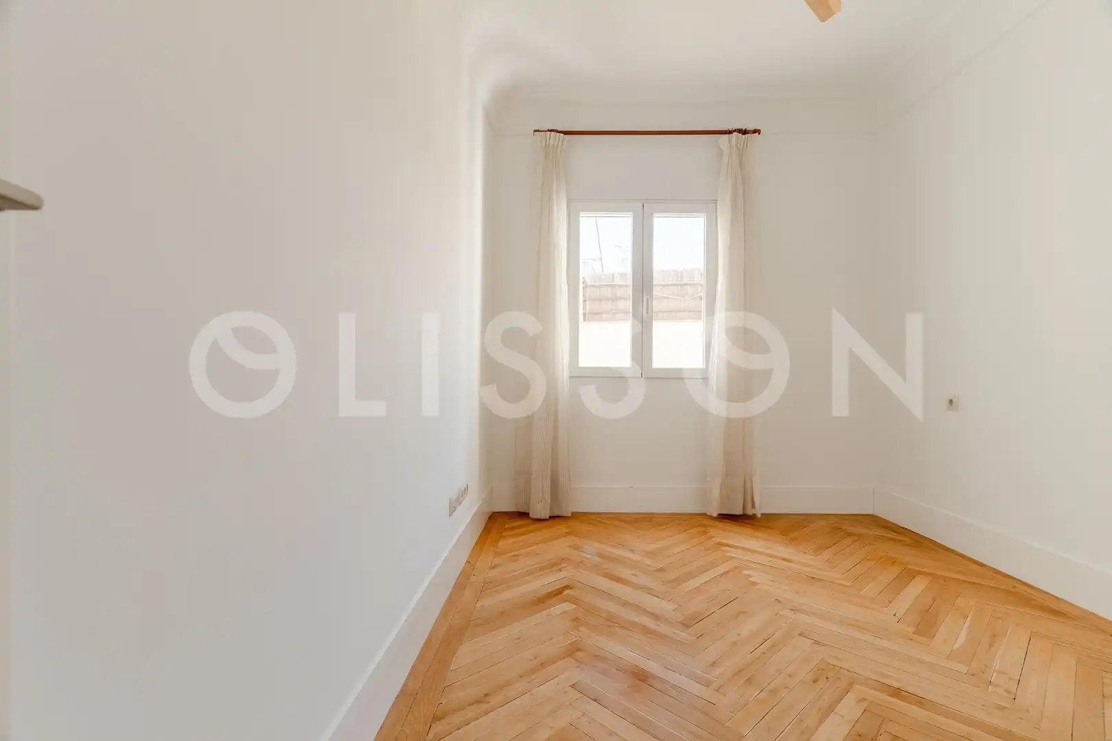 Bedroom of Attic for rent in Madrid  with Air Conditioner, Terrace and Storage room