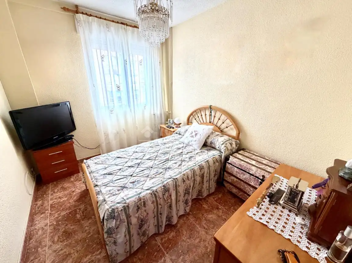 Bedroom of Flat for sale in Fuenlabrada  with Air Conditioner, Heating and Terrace
