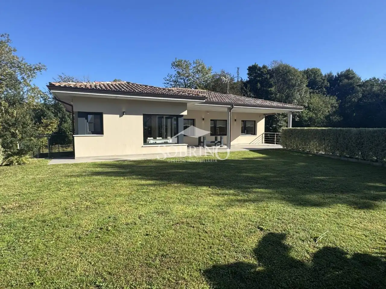 Maison avec jardin à vendre à Calle carretera del cantábrico 1