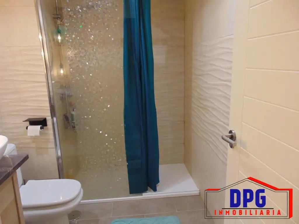 Baño de Piso en venta en Garrucha con Aire acondicionado, Trastero y Piscina comunitaria