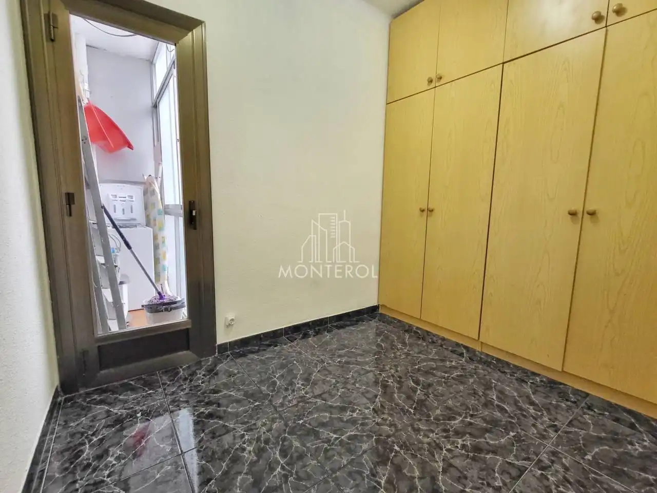 Piso en venta en Barcelona con Balcón