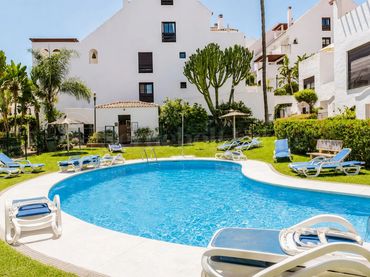 Bajo con piscina en venta en Calle las Ventas 2