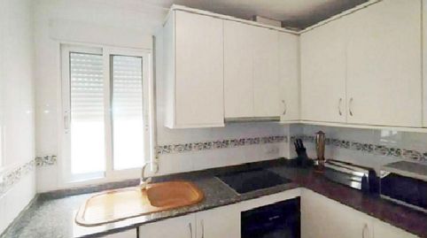 !CDATAApartamento Céntrico en Torrevieja con Piscina, balcón y 2 Baños, imatge 5