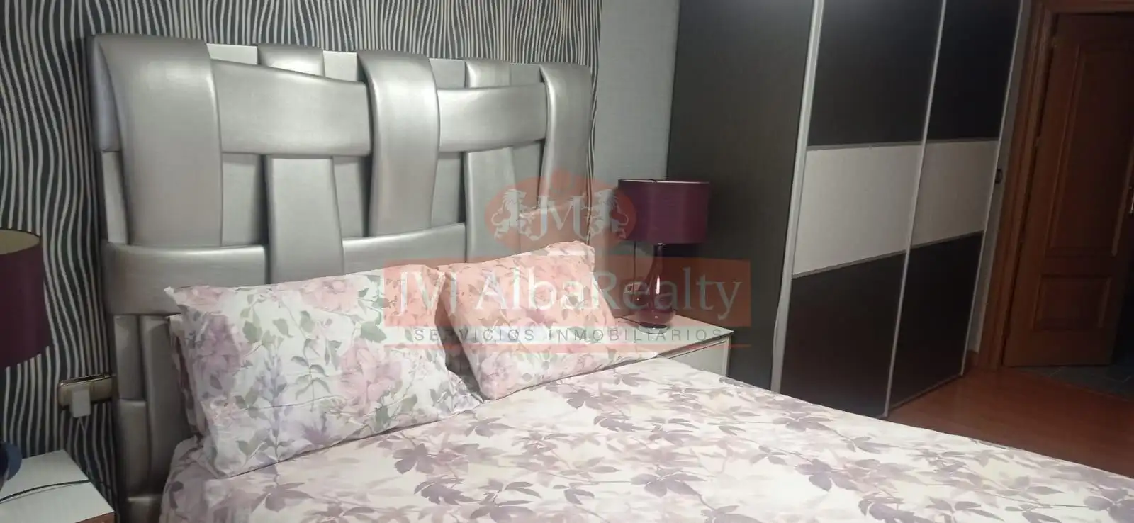 Habitación de Casa adosada en venta en Albacete con Aire acondicionado, Calefacción y Jardín privado