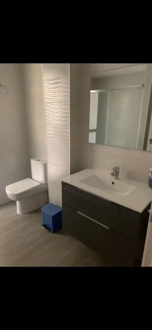 Baño de Piso de alquiler en Jaén con Aire acondicionado, Calefacción y Amueblado