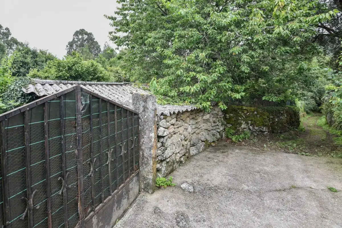 Vista exterior de Casa o xalet en venda en Mondariz amb Jardí privat, Terrassa i Traster
