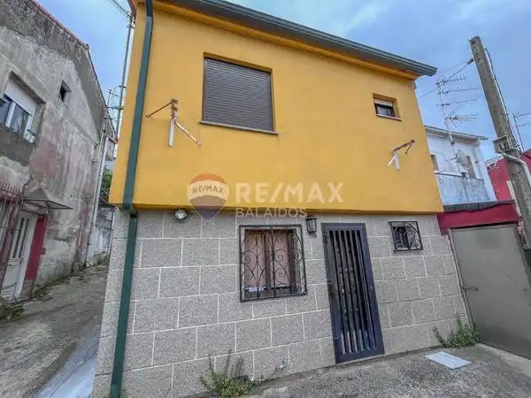 Vista exterior de Casa adosada en venta en Vigo  con Parquet