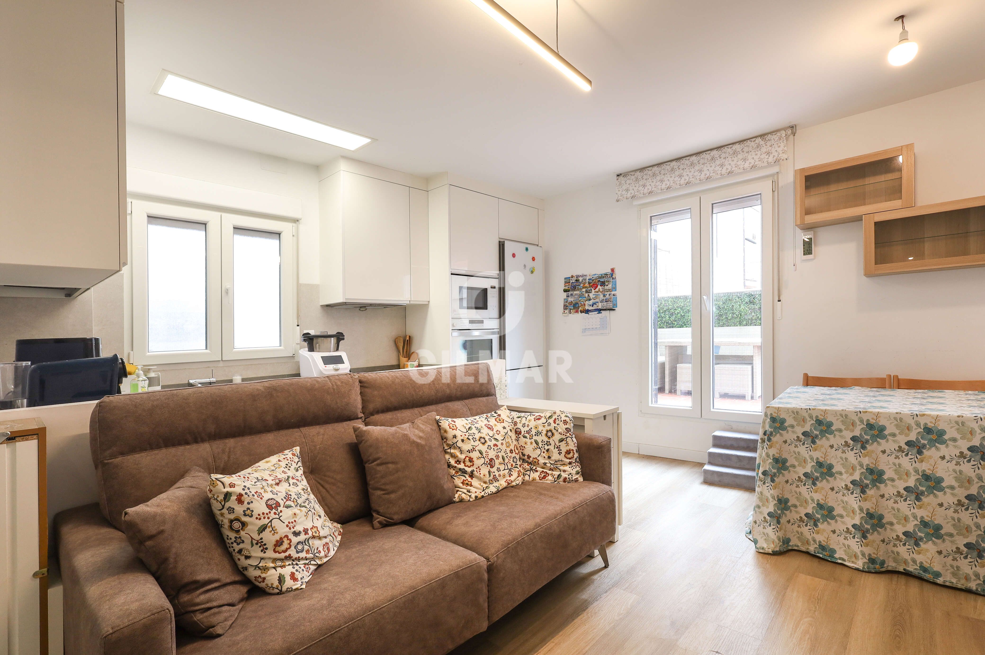 Living room of Flat for sale in  Madrid Capital  with Heating and Balcony