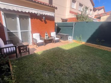 Maison mitoyenne avec jardin à vendre à Santovenia de Pisuerga