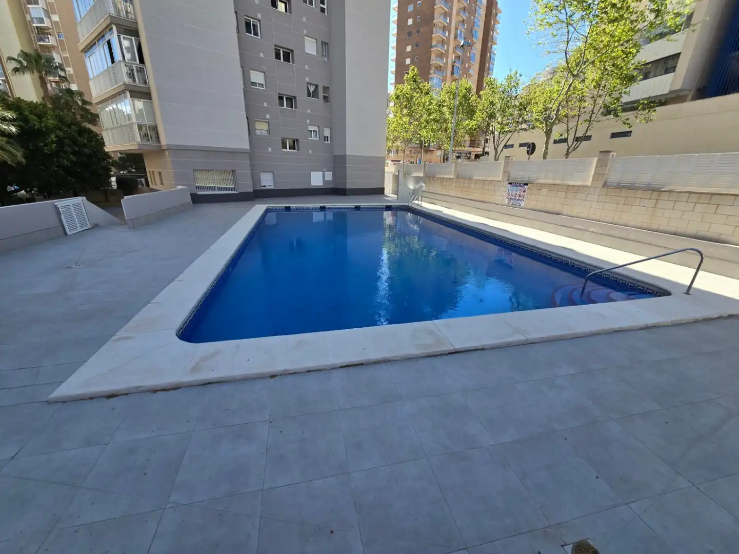 Schwimmbecken von Wohnungen zum Verkauf in Calpe / Calp mit Klimaanlage, Heizung und Privatgarten