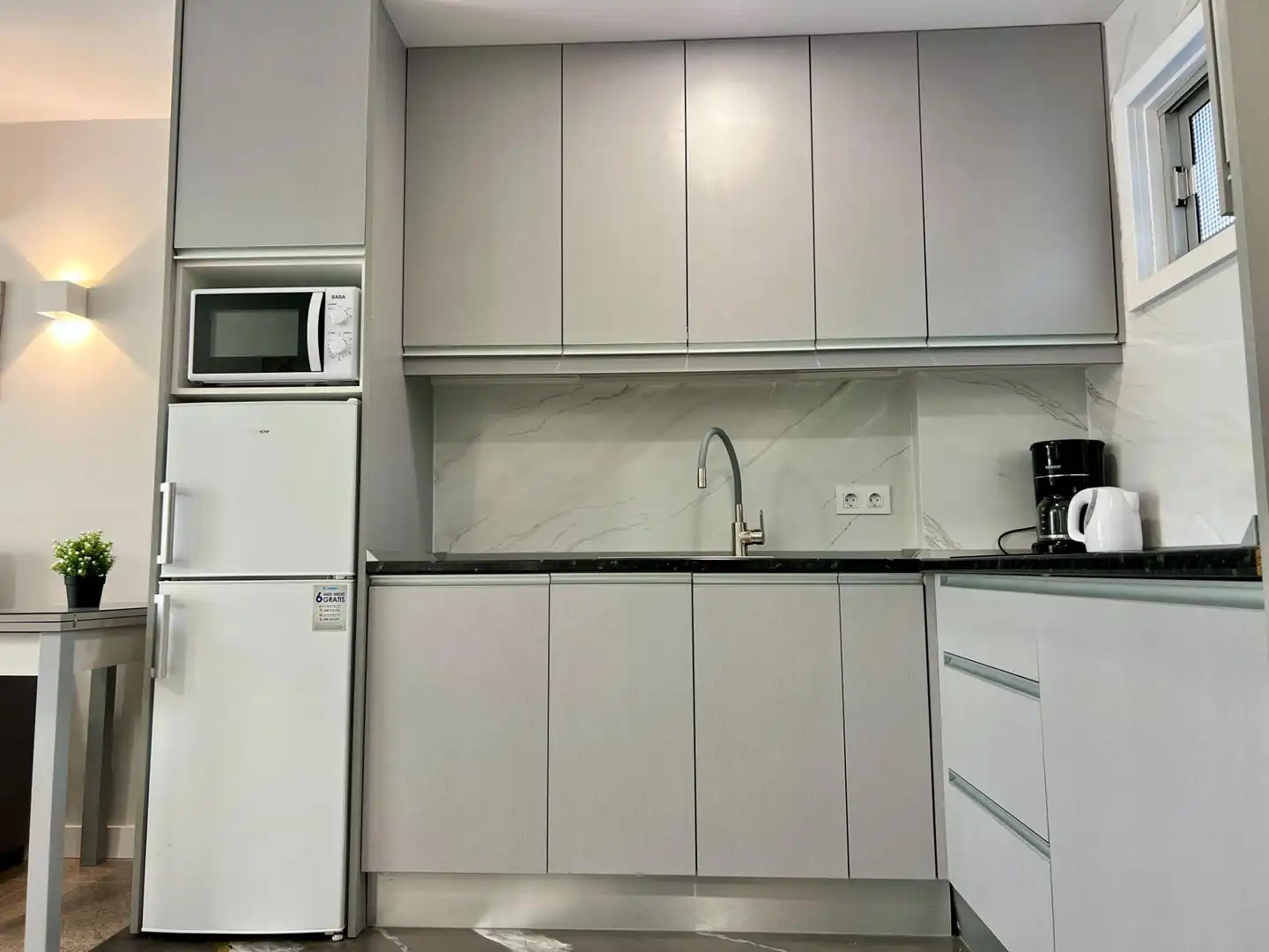 Cuina de Apartament en venda en San Bartolomé de Tirajana amb Aire condicionat, Jardí privat i Moblat