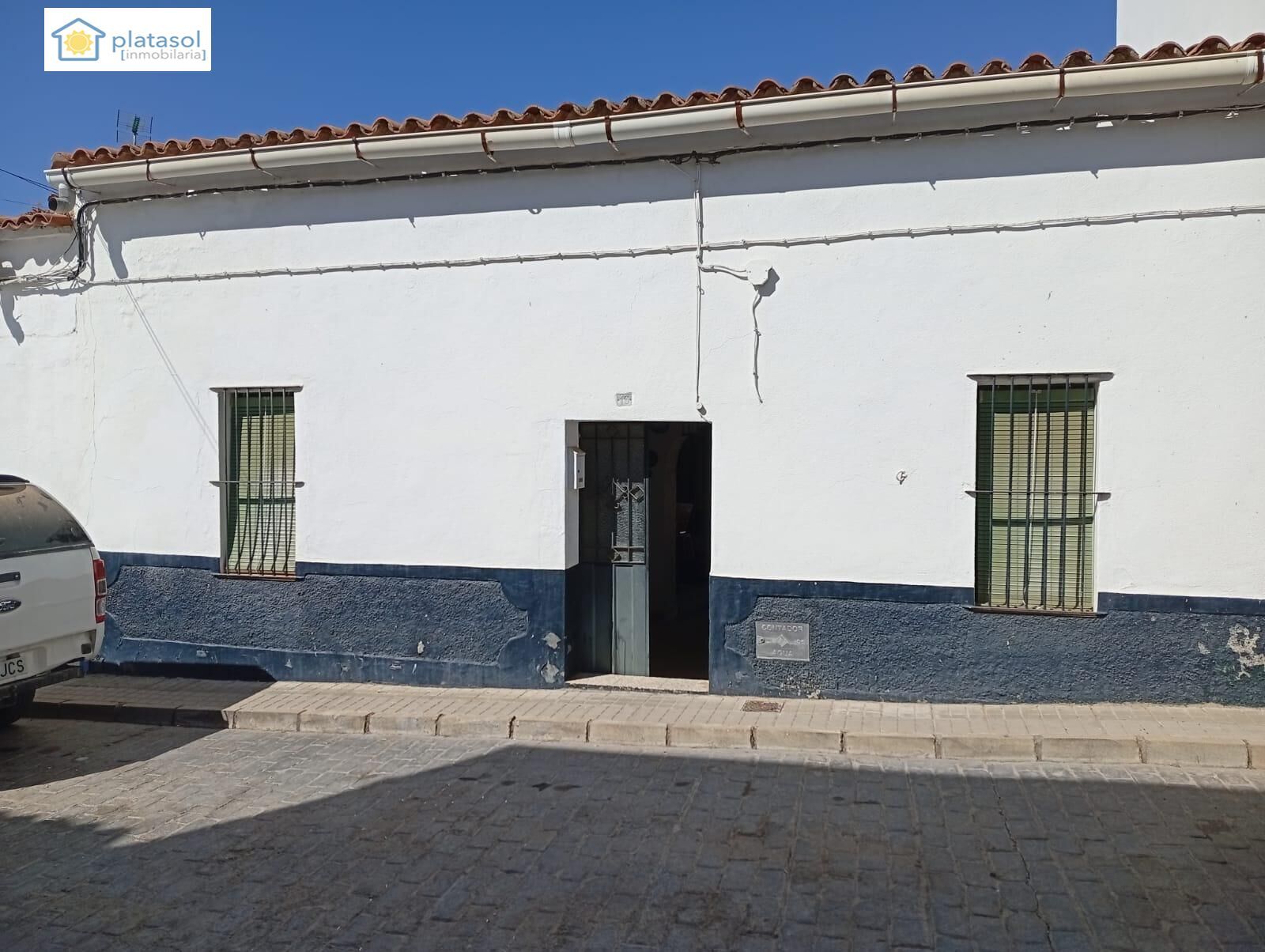 Vista exterior de Casa o xalet en venda en Santa Olalla del Cala amb Terrassa
