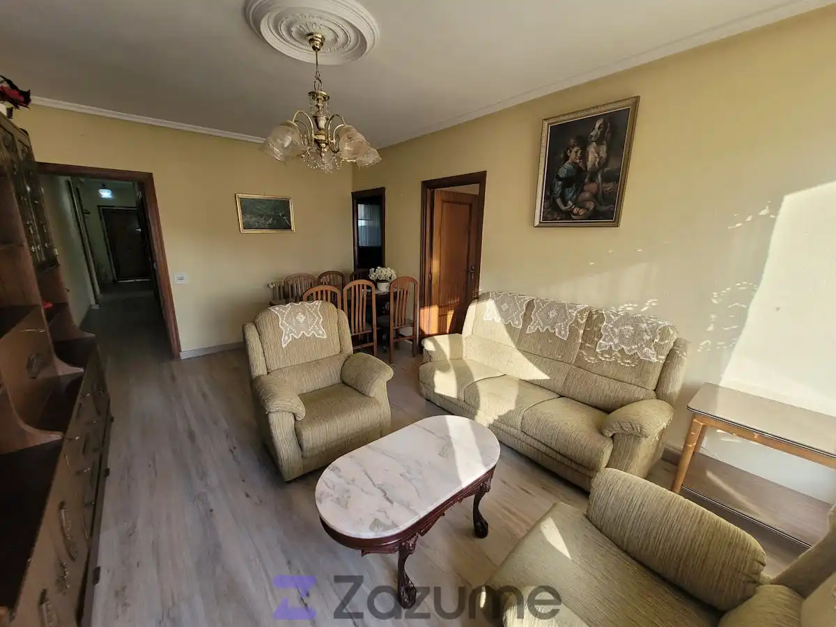 Sala de estar de Piso de alquiler en Cuéllar con Calefacción, Parquet y Terraza