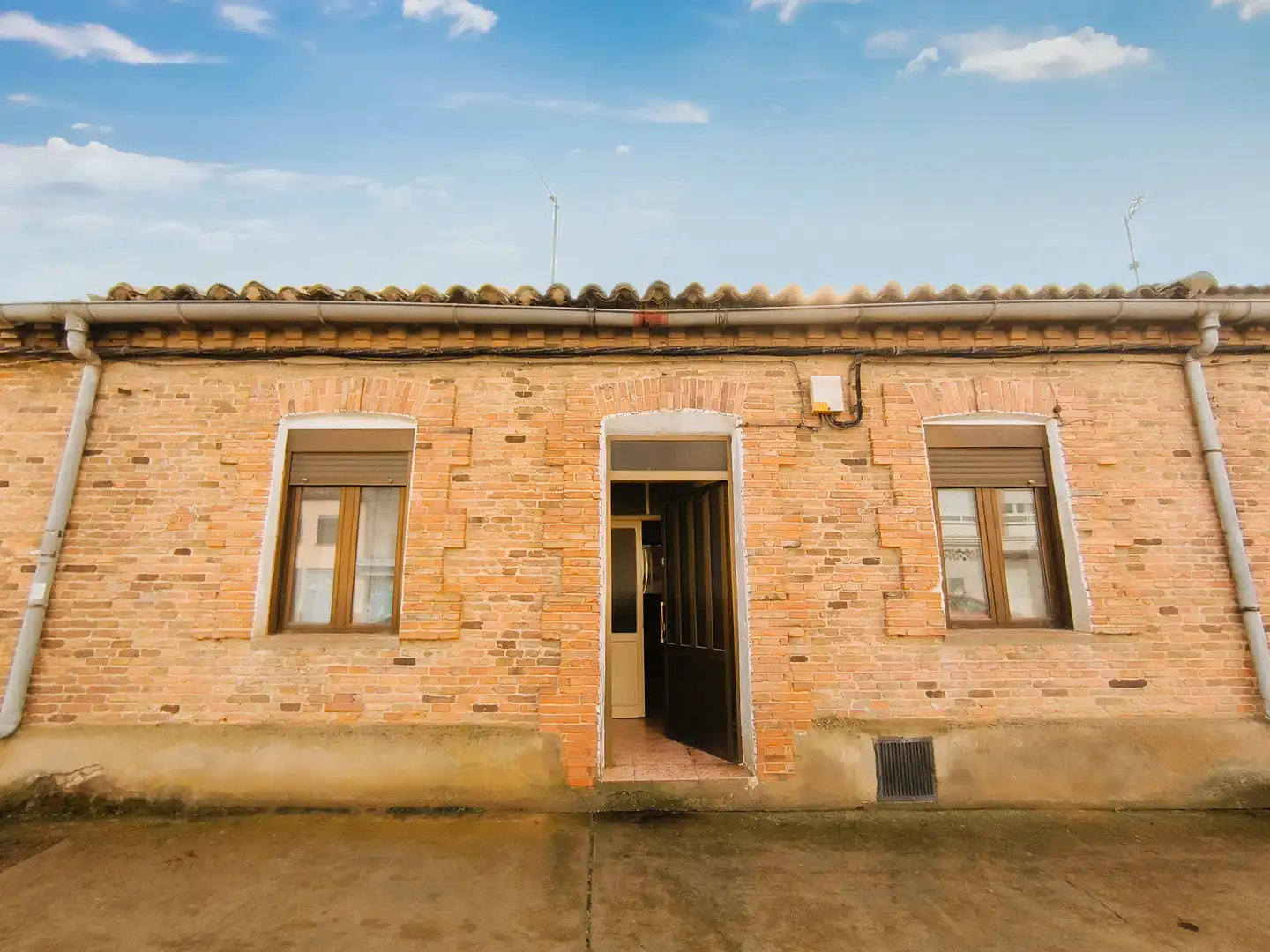 Vista exterior de Casa o chalet en venta en Venta de Baños con Jardín privado, Terraza y Trastero