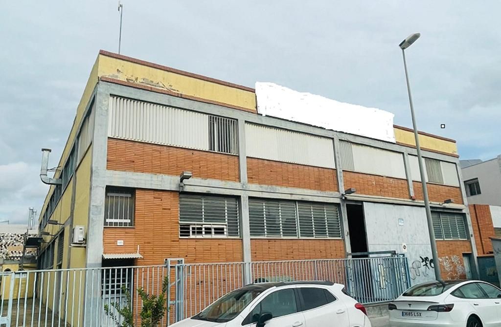 Nau industrial de lloguer a Carrer de Narcís de Monturiol, 146, Santa Eulàlia