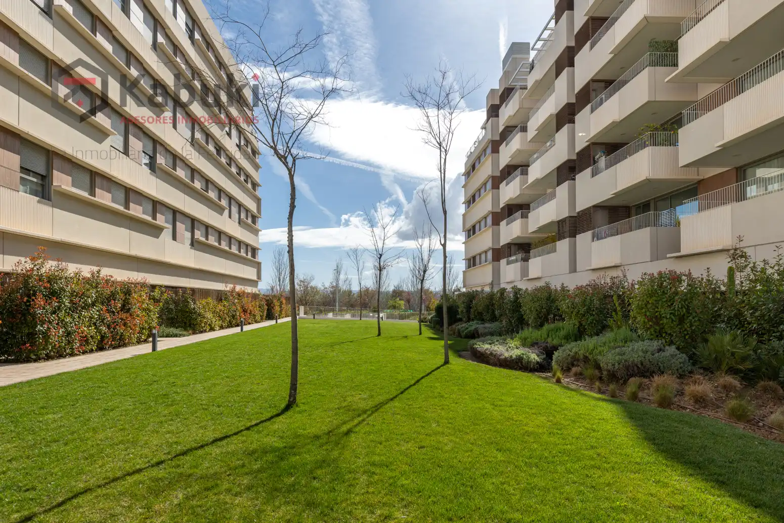 Exterior view of Flat for sale in Granada  with Private garden, Terrace and Storage room