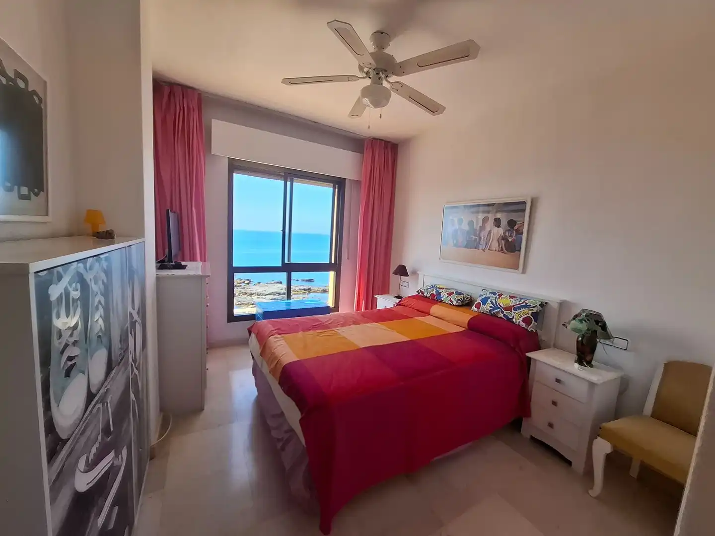 Habitación de Apartamento de alquiler en Benalmádena con Terraza, Amueblado y Piscina comunitaria