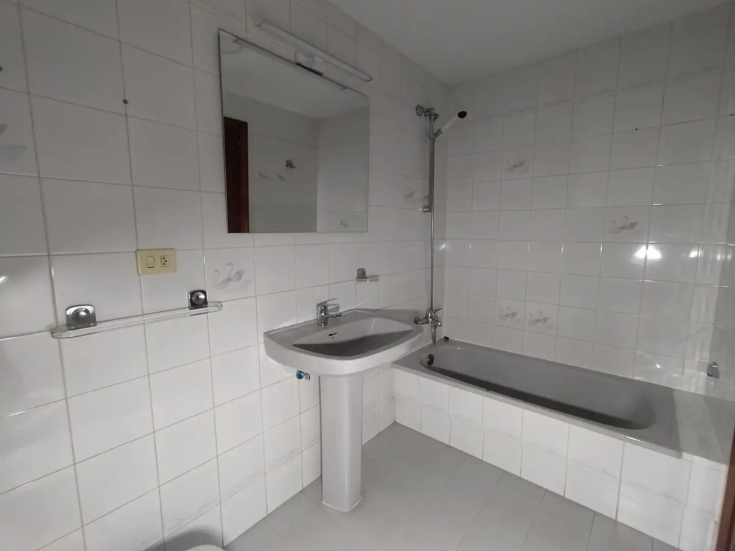 Baño de Piso de alquiler en Vigo  con Calefacción, Parquet y Horno