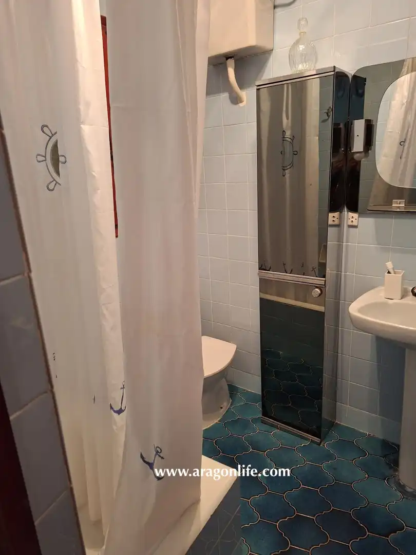 Bathroom of Houses for sale in Maella  with Heating, Furnished and Oven