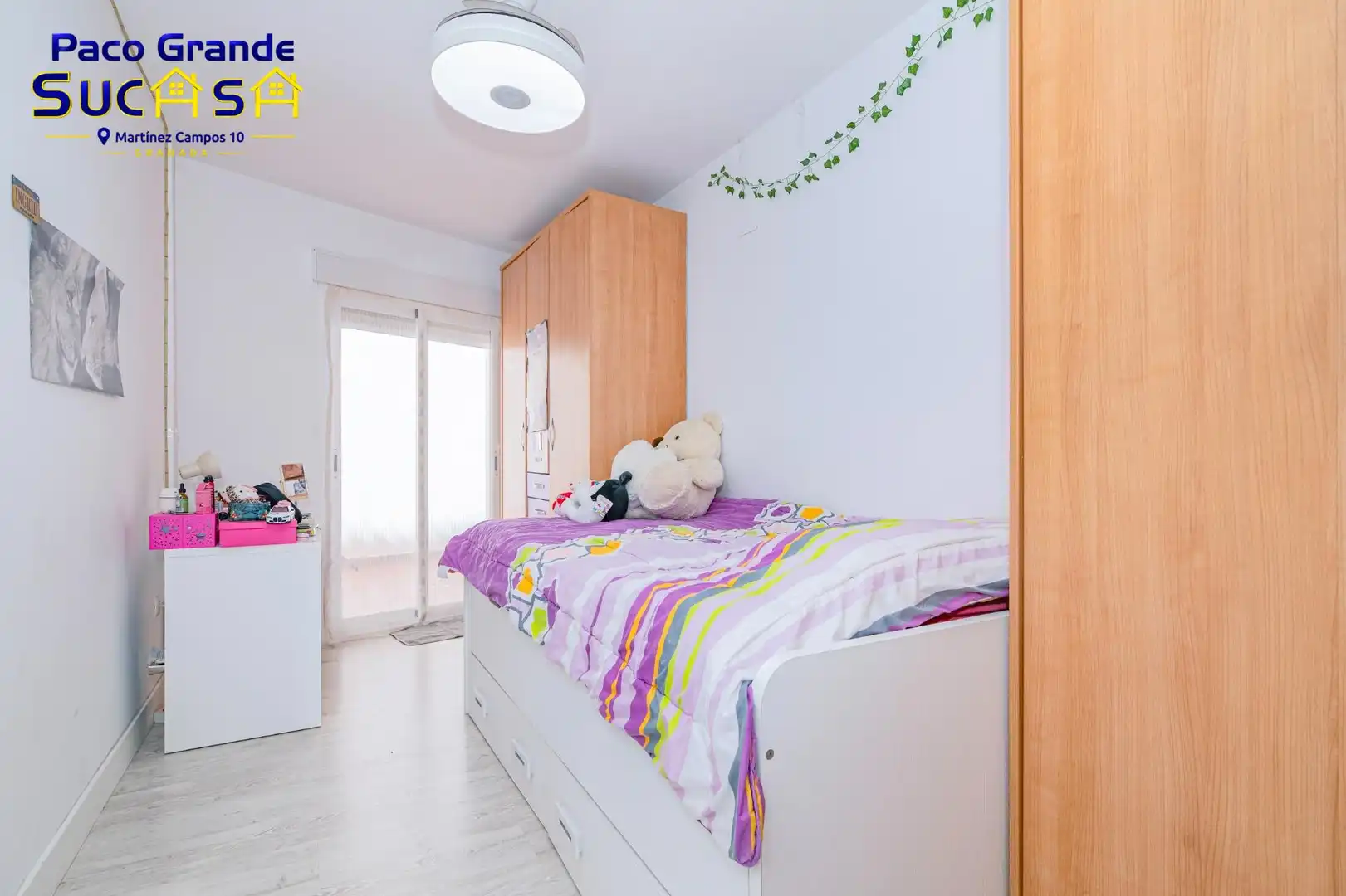 Schlafzimmer von Erdgeschoss zum Verkauf in La Zubia mit Klimaanlage, Heizung und Möbliert