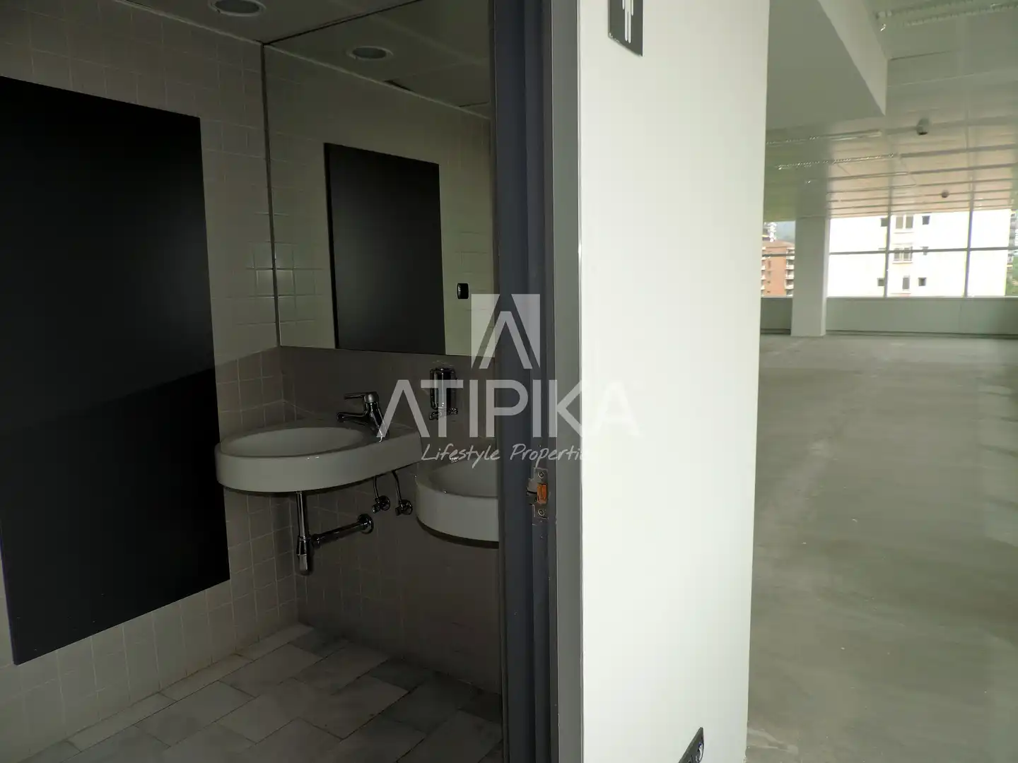 Baño de Oficina de alquiler en Barcelona