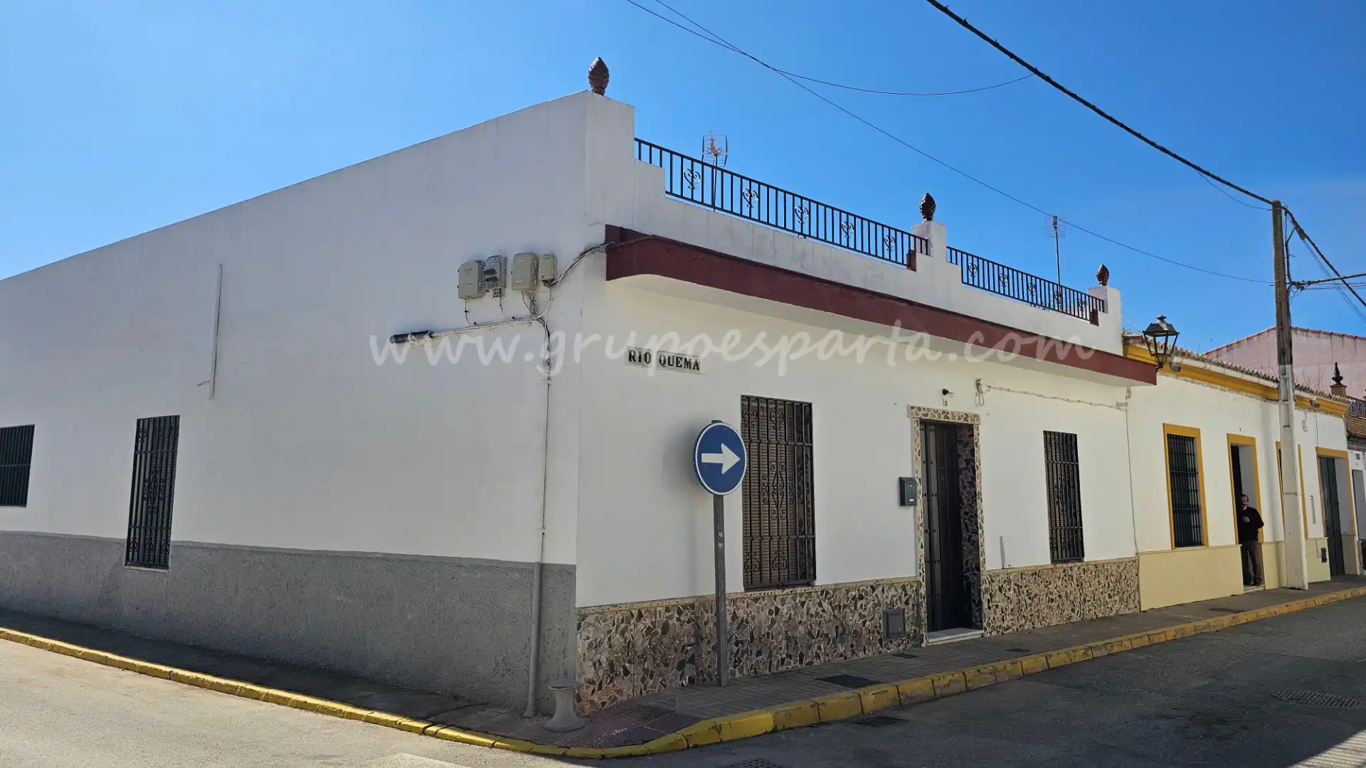 Vista exterior de Casa adosada en venta en Umbrete