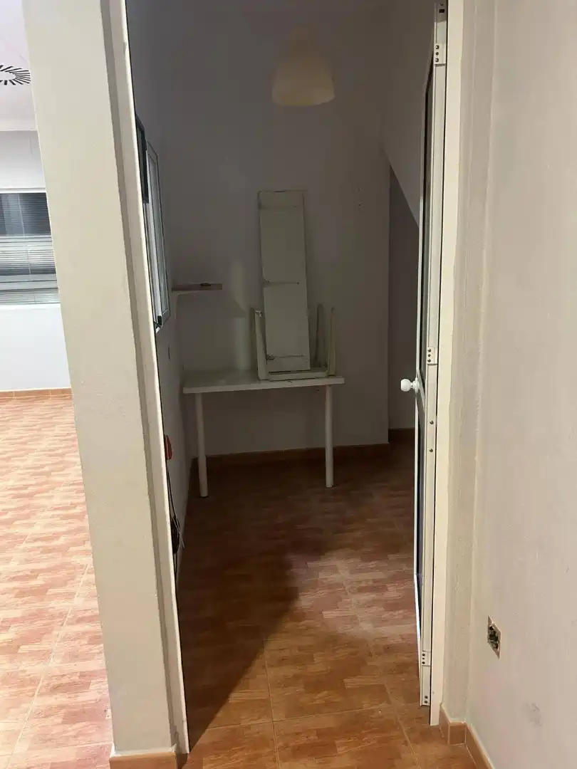 Schlafzimmer von Geschaftsraum zum Verkauf in Almonte mit Klimaanlage